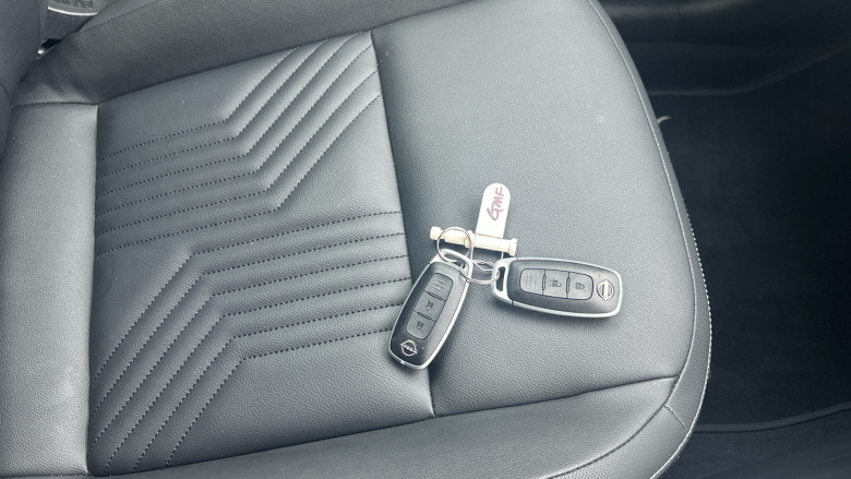 Nissan Juke 1.0 DiG-T Tekna 5dr DCT Petrol Hatchback